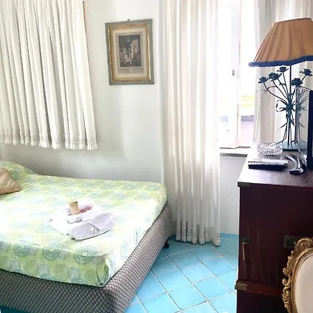 Il Campanile Sulla Piazzetta B&B 카프리